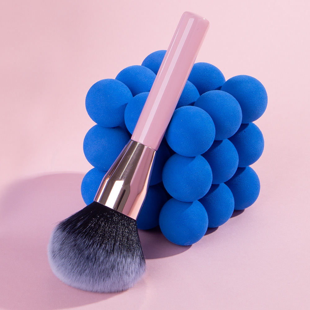 1 Piece Women's Makeup Brush 